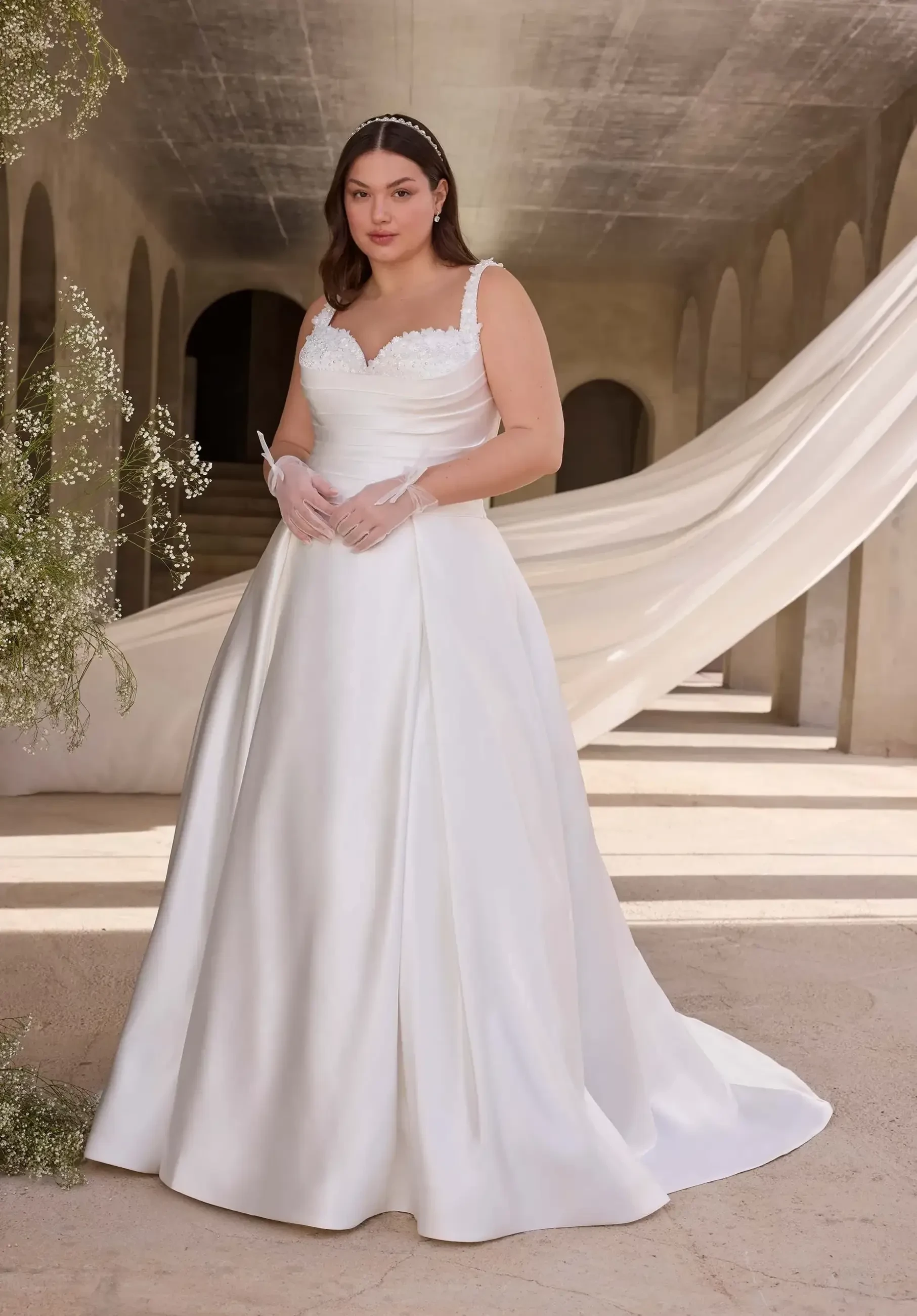 How to Choose the Perfect Wedding Dress for a Classic, Elegant Look Image